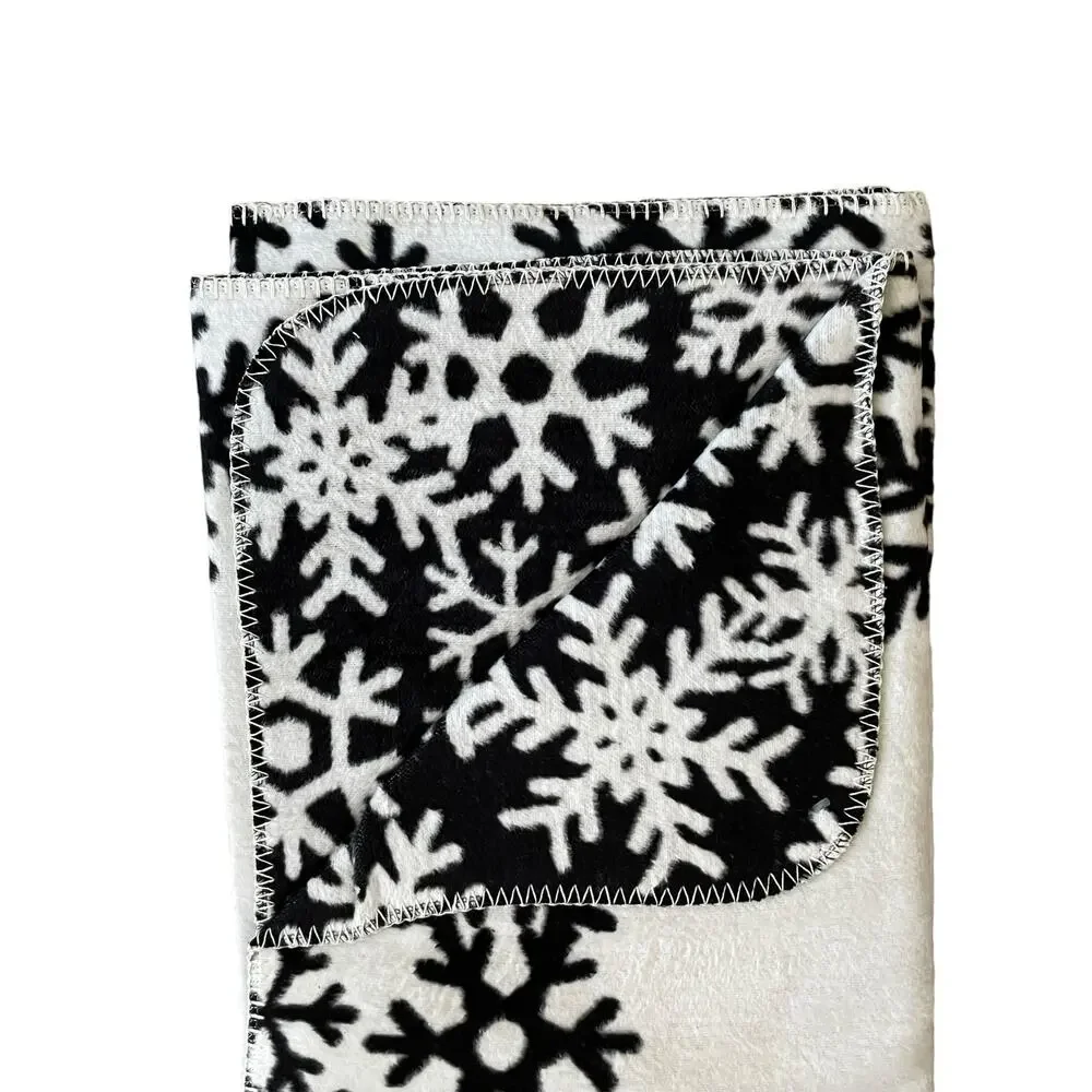 Docofil Christmas SNOWFLAKES Reversible Throw 51x67 Portugal Black & White